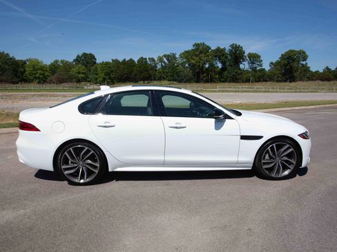 Used 2024 Jaguar XF R-Dynamic SE AWD/4WD image 8