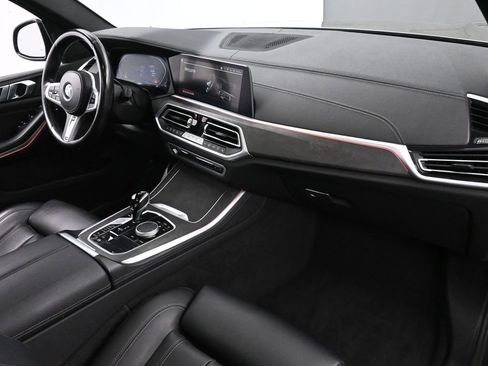 Used 2022 BMW X5 xDrive40i w/ M Sport Package AWD/4WD image 24