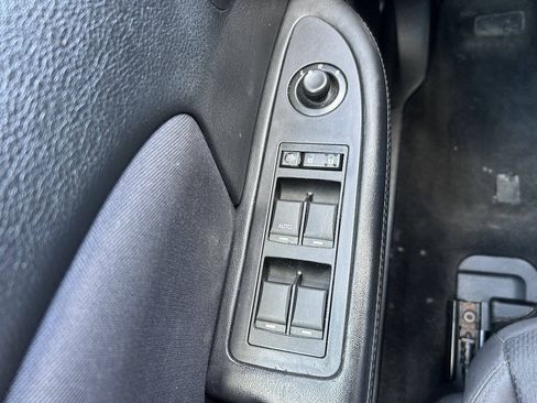 Used 2013 Chrysler 200 Touring FWD image 13