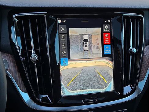 New 2026 Volvo V60 B5 Cross Country Plus w/ Protection Package Premier image 27