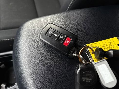 Used 2018 Toyota RAV4 XLE image 11