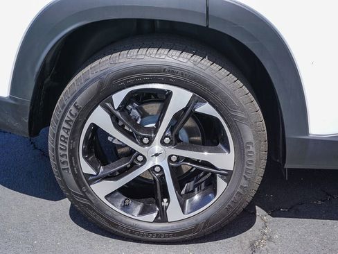 Used 2026 Chevrolet Trax RS w/ Sunroof Package FWD image 8