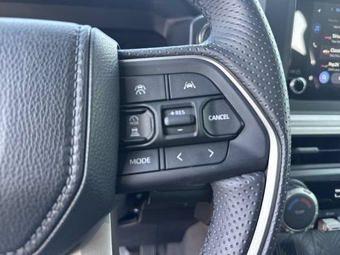 Used 2025 Toyota 4Runner SR5 AWD/4WD image 28