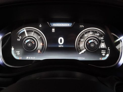 Used 2025 RAM 2500 Laramie AWD/4WD image 16