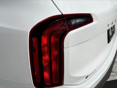 Used 2025 Kia Telluride S FWD image 24