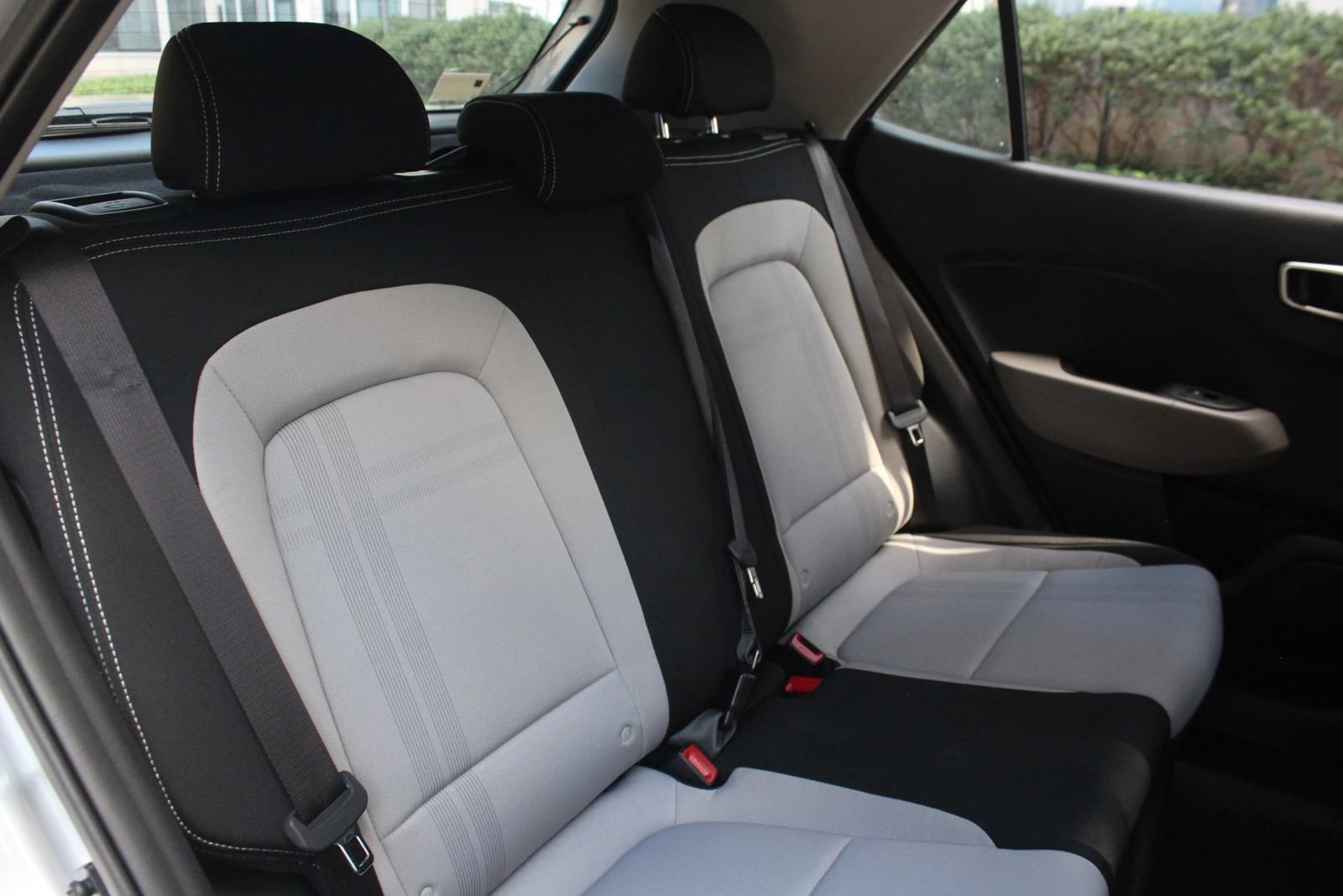 Used 2026 Hyundai Venue SEL FWD image 23