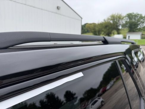 Used 2020 Chevrolet Traverse Premier w/ Redline Edition AWD/4WD image 16