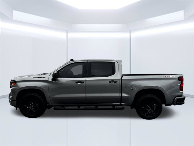 Used 2025 Chevrolet Silverado 1500 Custom w/ Turbomax Blackout Package AWD/4WD image 8