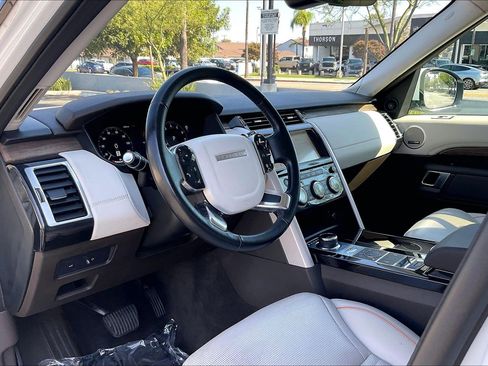 Used 2019 Land Rover Discovery HSE AWD/4WD image 17