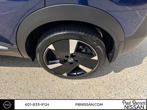 New 2025 Nissan Kicks SR image 36