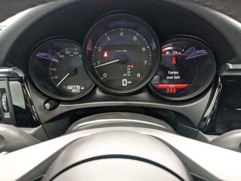 Used 2023 Porsche Macan Turbo AWD/4WD image 28