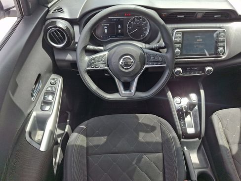 Used 2020 Nissan Kicks SV FWD image 12