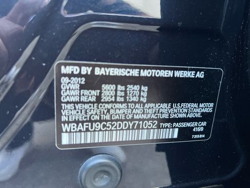 Used 2013 BMW 550i xDrive Sedan image 36