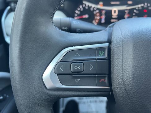 Used 2025 Jeep Compass Limited image 15