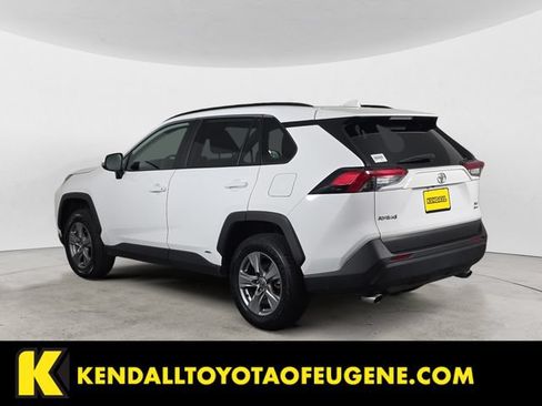 Used 2025 Toyota RAV4 XLE AWD/4WD image 7