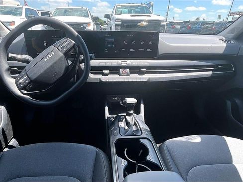 Used 2025 Kia K4 FWD image 16