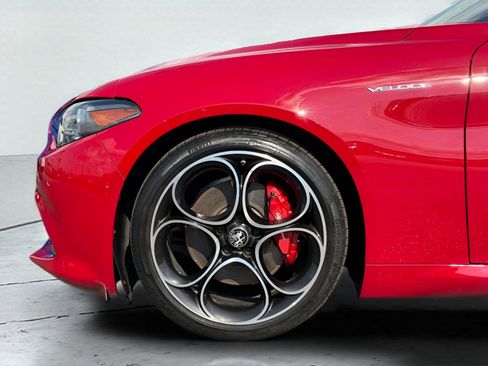 Used 2023 Alfa Romeo Giulia Veloce RWD image 36