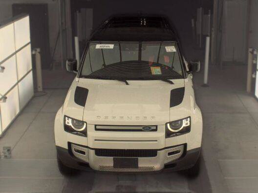 Used 2023 Land Rover Defender 130 SE AWD/4WD image 2