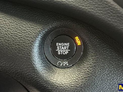 Used 2021 Jeep Cherokee Latitude Lux FWD image 29