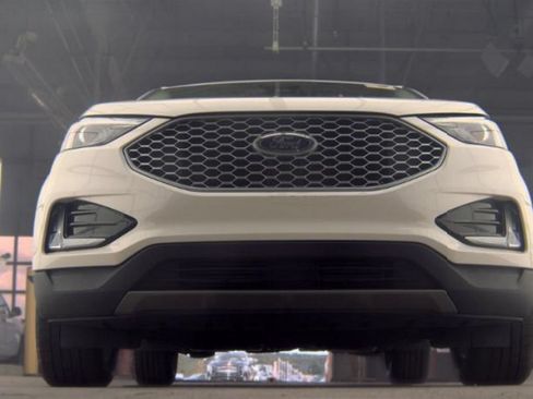 Used 2023 Ford Edge SEL w/ Convenience Package AWD/4WD image 4