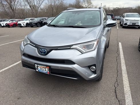 Used 2018 Toyota RAV4 XLE w/ Convenience Package image 4