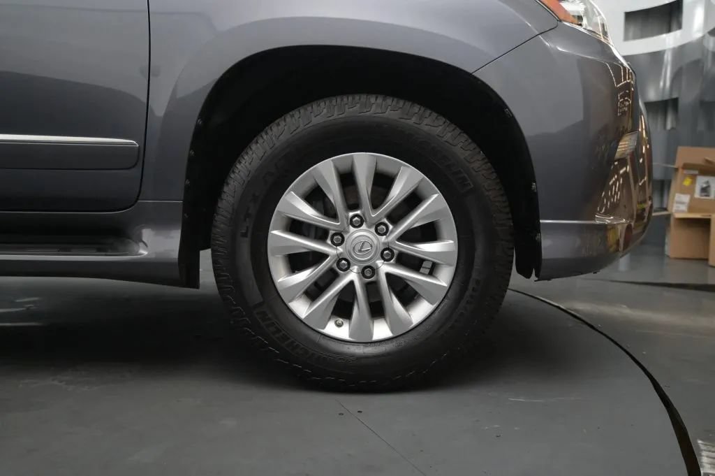 Used 2018 Lexus GX 460 Premium w/ Premium Package AWD/4WD image 18