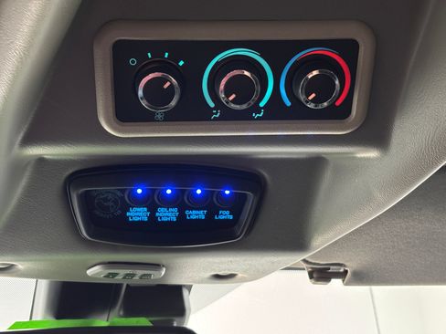 Used 2020 GMC Savana 2500 Extended w/ Enhanced Convenience Package RWD image 32