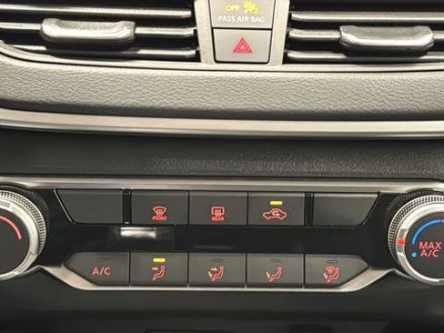 Used 2025 Nissan Altima 2.5 S FWD image 17