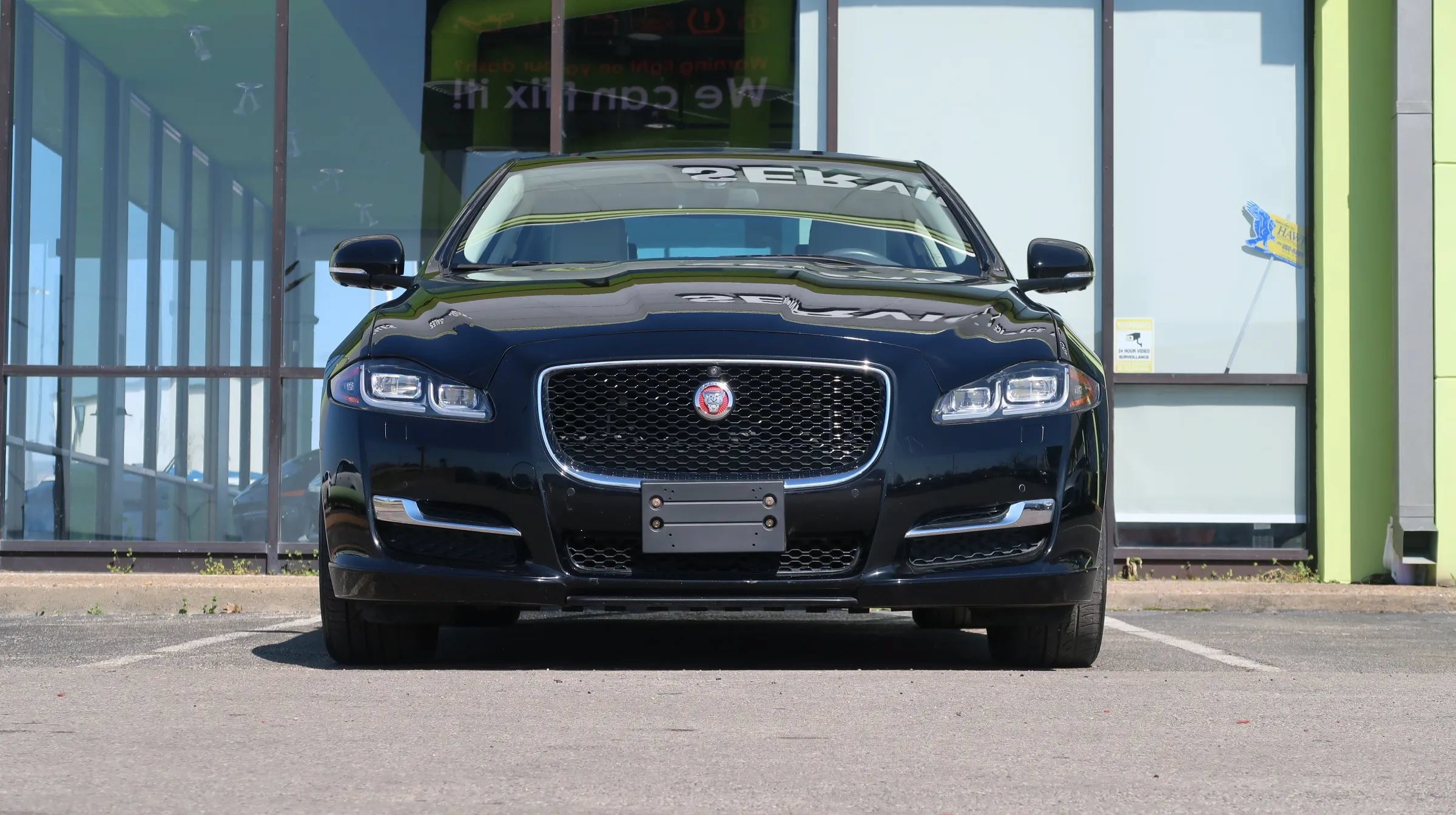 Used 2017 Jaguar XJ R-Sport RWD image 3