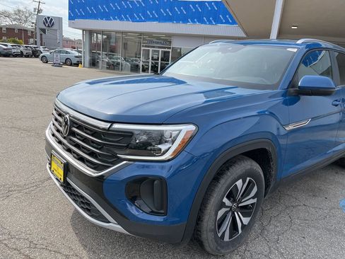 New 2025 Volkswagen Atlas Cross Sport SE AWD/4WD image 16