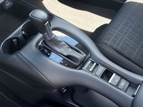 Certified 2025 Honda HR-V LX image 24