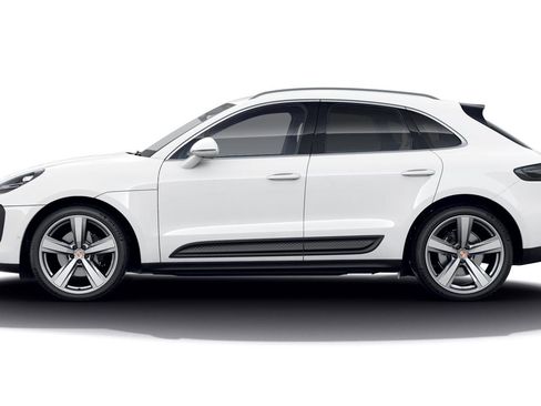 Used 2025 Porsche Macan image 34