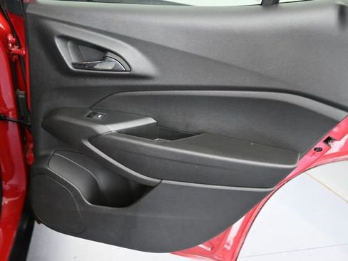 Used 2026 Chevrolet Trax RS FWD image 33