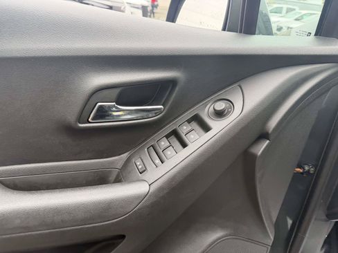 Certified 2019 Chevrolet Trax LS w/ Tint and Cruise Package FWD image 16