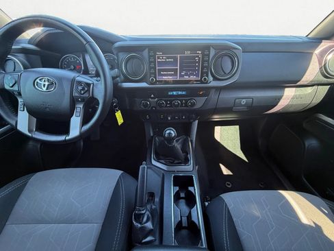 Used 2021 Toyota Tacoma TRD Off-Road w/ Technology Package AWD/4WD image 12