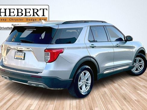 Used 2020 Ford Explorer XLT w/ Equipment Group 202A image 12