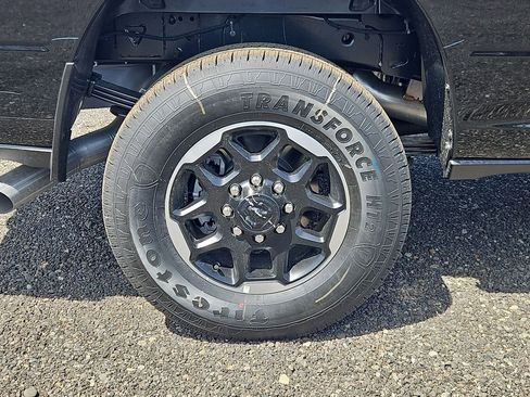 New 2026 RAM 3500 Laramie AWD/4WD image 9