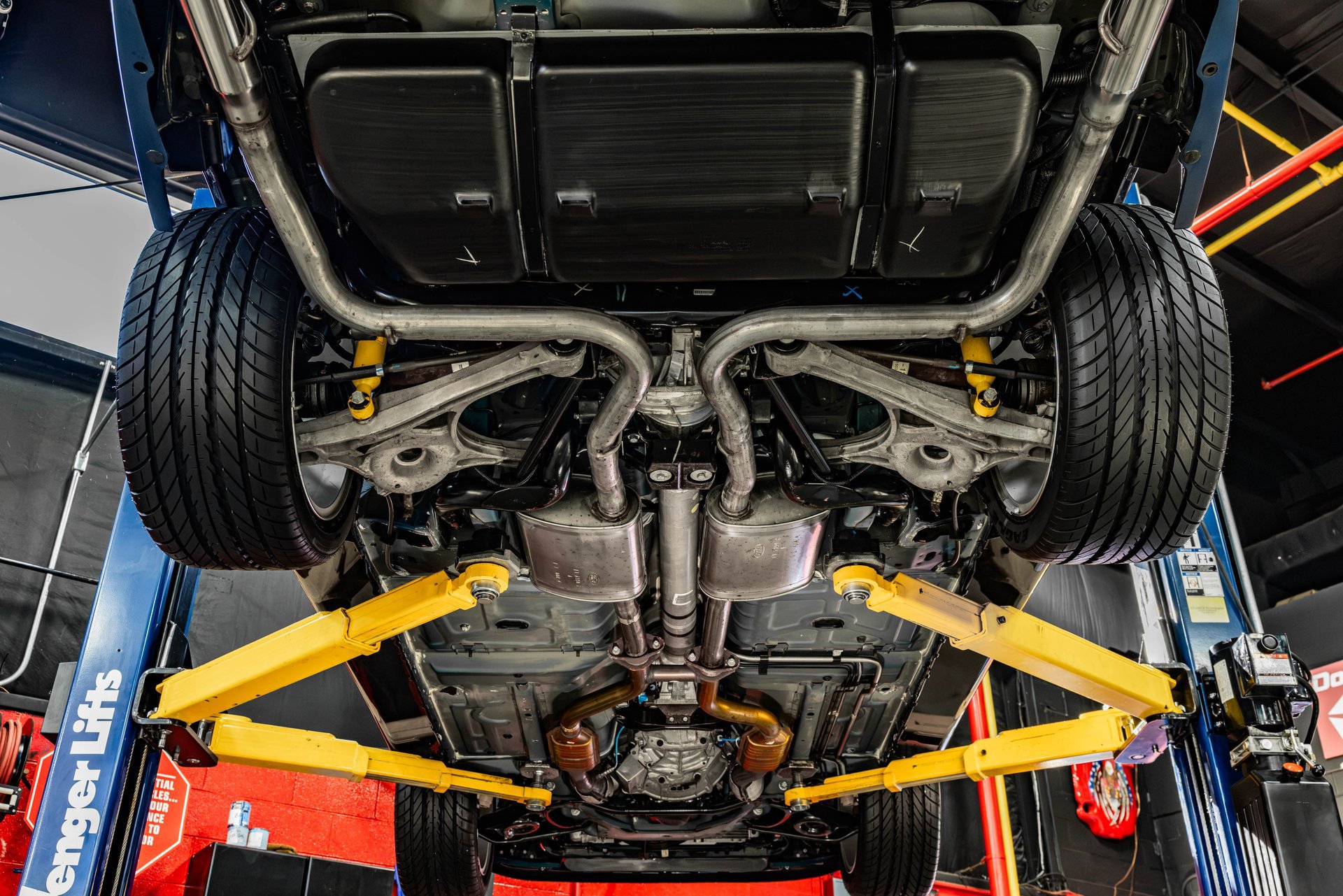 Used 2004 Ford Mustang Cobra RWD image 4