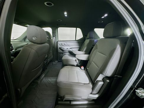 Used 2023 Chevrolet Traverse LT image 29