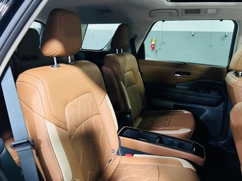 New 2026 Nissan Pathfinder Platinum FWD image 34