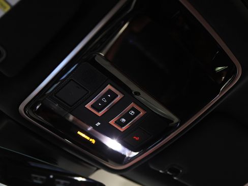 Used 2018 Land Rover Range Rover Sport HSE Dynamic image 34