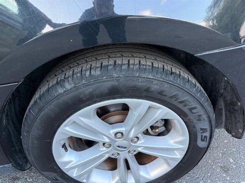 Used 2013 Ford Taurus SEL image 25