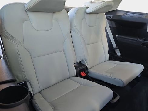 Used 2024 Volvo XC90 T8 Ultimate w/ Lounge Package AWD/4WD image 16