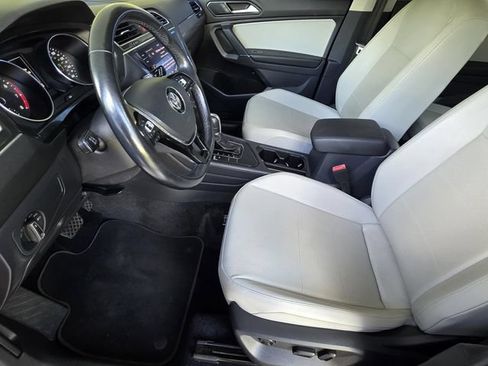 Used 2018 Volkswagen Tiguan SEL FWD image 6
