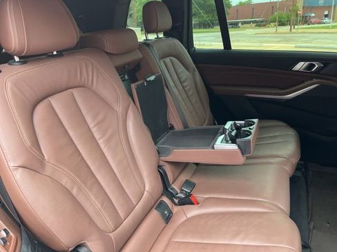 Used 2022 BMW X7 xDrive40i w/ M Sport Package AWD/4WD image 37