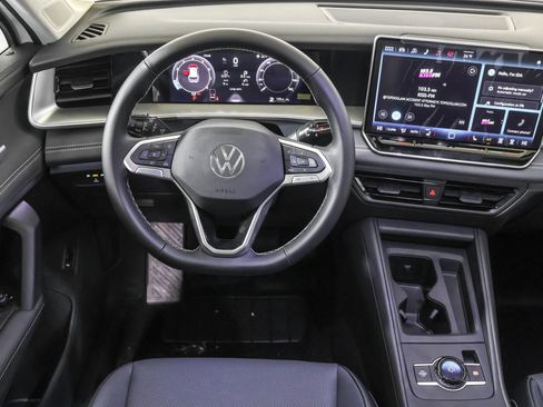 New 2026 Volkswagen Tiguan SE image 36