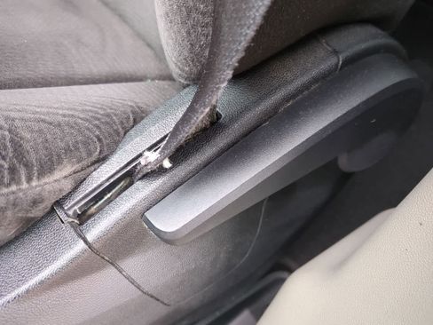 Used 2013 Dodge Grand Caravan SE image 17