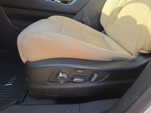 Used 2025 Cadillac XT4 Premium Luxury w/ Technology Package image 17