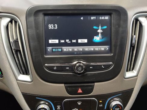 Used 2018 Chevrolet Malibu LS w/ LPO, Convenience Package 1 FWD image 25