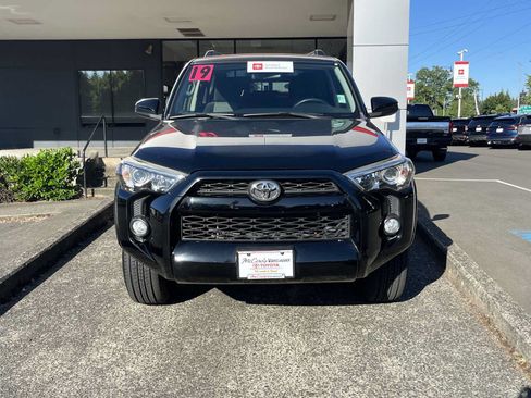 Certified 2019 Toyota 4Runner SR5 AWD/4WD image 4
